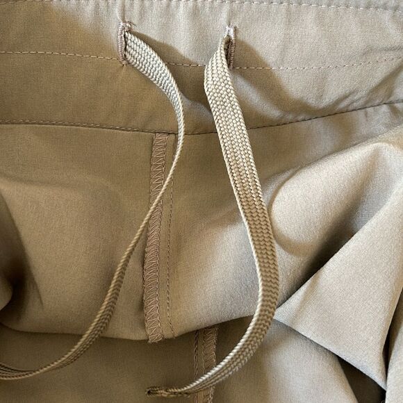 Athleta Active Skort 🎾 ⛳️ 🏝️ Security pocket in back. Great for travel 🧳 ✈️ - Picture 12 of 17